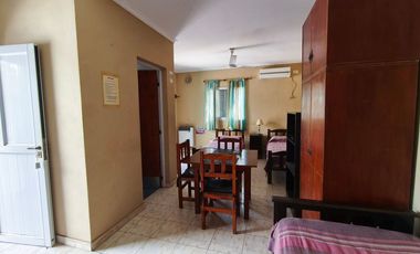 VENTA INMUEBLE CON 6 DEPARTAMENTOS - RUTA 11