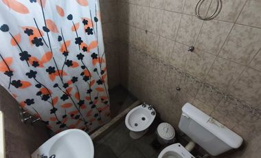 VENTA INMUEBLE CON 6 DEPARTAMENTOS - RUTA 11