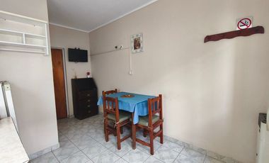 VENTA INMUEBLE CON 6 DEPARTAMENTOS - RUTA 11