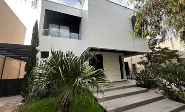 VENTA CASA BARRIO DALVIAN