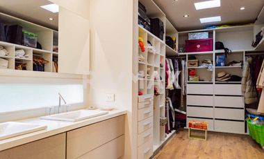 CASA EN VENTA CON PILETA, B° Bocahue, Neuquen.