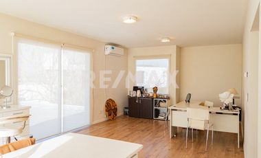 CASA EN VENTA CON PILETA, B° Bocahue, Neuquen.