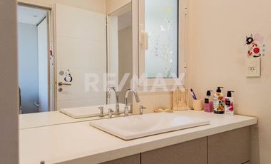 CASA EN VENTA CON PILETA, B° Bocahue, Neuquen.