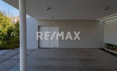 CASA EN VENTA CON PILETA, B° Bocahue, Neuquen.