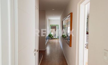 CASA EN VENTA CON PILETA, B° Bocahue, Neuquen.