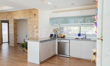 CASA EN VENTA CON PILETA, B° Bocahue, Neuquen.