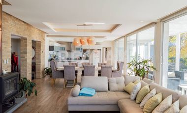 CASA EN VENTA CON PILETA, B° Bocahue, Neuquen.