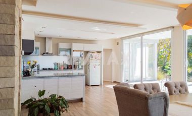 CASA EN VENTA CON PILETA, B° Bocahue, Neuquen.