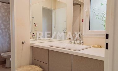 CASA EN VENTA CON PILETA, B° Bocahue, Neuquen.