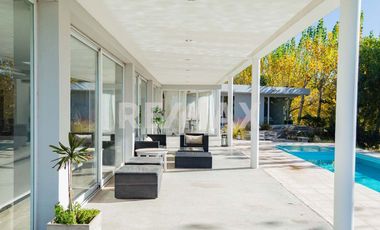 CASA EN VENTA CON PILETA, B° Bocahue, Neuquen.