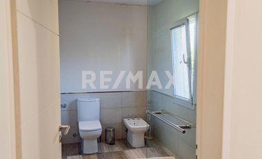 CASA EN VENTA CON PILETA, B° Bocahue, Neuquen.