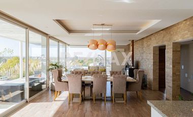 CASA EN VENTA CON PILETA, B° Bocahue, Neuquen.