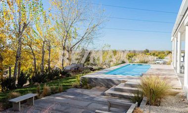 CASA EN VENTA CON PILETA, B° Bocahue, Neuquen.