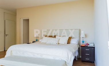 CASA EN VENTA CON PILETA, B° Bocahue, Neuquen.