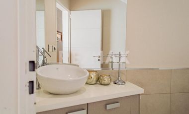 CASA EN VENTA CON PILETA, B° Bocahue, Neuquen.