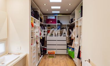 CASA EN VENTA CON PILETA, B° Bocahue, Neuquen.