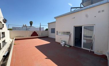 PLANTA ALTA SOBRE AV.FACUNDO EN ZONA COMERCIAL