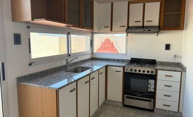 PLANTA ALTA SOBRE AV.FACUNDO EN ZONA COMERCIAL