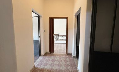 PLANTA ALTA SOBRE AV.FACUNDO EN ZONA COMERCIAL