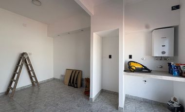 PLANTA ALTA SOBRE AV.FACUNDO EN ZONA COMERCIAL