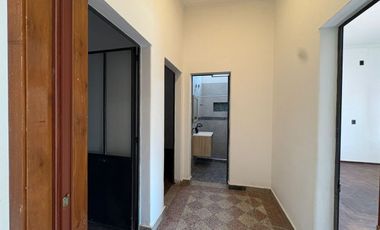 PLANTA ALTA SOBRE AV.FACUNDO EN ZONA COMERCIAL