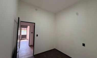 PLANTA ALTA SOBRE AV.FACUNDO EN ZONA COMERCIAL