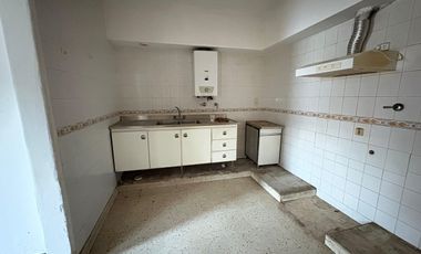 CASA FUNCIONAL DOS DORMITORIOS ZONA JERARQUICOS