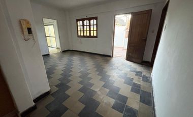 CASA FUNCIONAL DOS DORMITORIOS ZONA JERARQUICOS