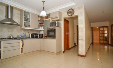 CASA FUNCIONAL CON 4 DORMI CON COCH PASANTE Y PILE