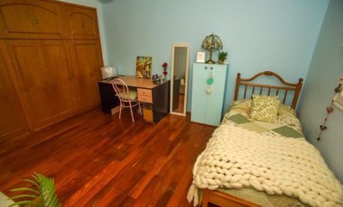 CASA FUNCIONAL CON 4 DORMI CON COCH PASANTE Y PILE