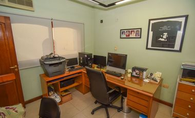 CASA FUNCIONAL CON 4 DORMI CON COCH PASANTE Y PILE