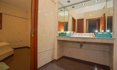 CASA FUNCIONAL CON 4 DORMI CON COCH PASANTE Y PILE