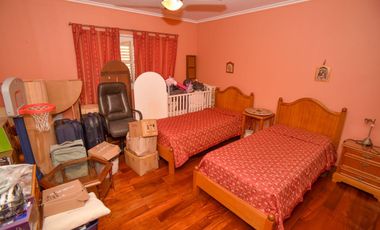 CASA FUNCIONAL CON 4 DORMI CON COCH PASANTE Y PILE