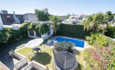 TRADICIONAL CASA DE CATEGORIA SOBRE AV. GRAL PAZ