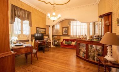 TRADICIONAL CASA DE CATEGORIA SOBRE AV. GRAL PAZ