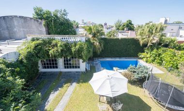 TRADICIONAL CASA DE CATEGORIA SOBRE AV. GRAL PAZ