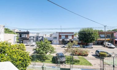 TRADICIONAL CASA DE CATEGORIA SOBRE AV. GRAL PAZ