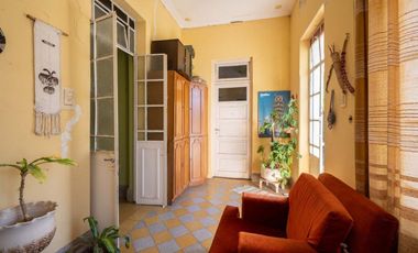 TRADICIONAL CASA DE CATEGORIA SOBRE AV. GRAL PAZ