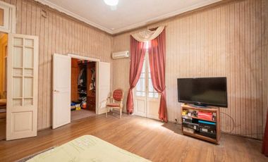 TRADICIONAL CASA DE CATEGORIA SOBRE AV. GRAL PAZ