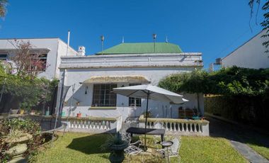 TRADICIONAL CASA DE CATEGORIA SOBRE AV. GRAL PAZ