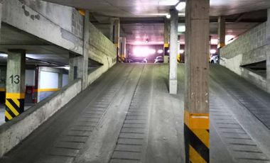 VENTA COCHERA EN 2° PISO WILDE CENTRO