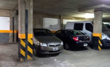 VENTA COCHERA EN 2° PISO WILDE CENTRO