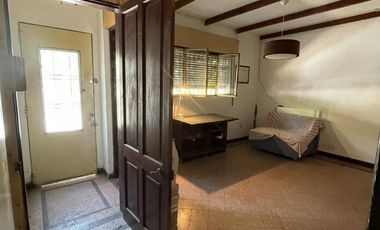 CASA DE DOS DORMITORIOS A METROS DE BLV. PELLEGRI