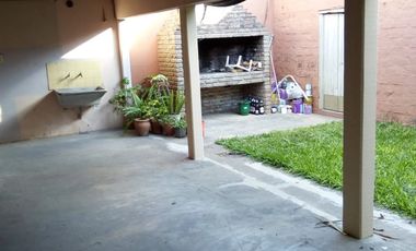 Casa 3 Dorm, 2 Cocheras, Patio, Alvear 7300