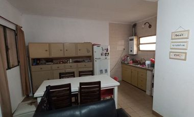 Casa 3 Dorm, 2 Cocheras, Patio, Alvear 7300