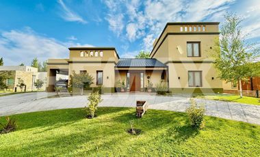 VENTA | CASA 4 DORMITORIOS | COMAHUE COLG CLUB