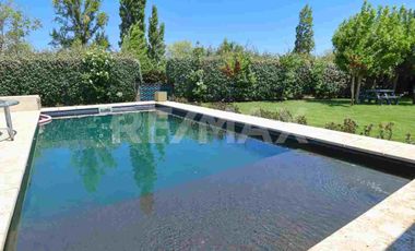 VENTA CASA 4 DORMITORIOS - B° PRIVADO COSTA NOGAL