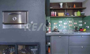 VENTA CASA 4 DORMITORIOS - B° PRIVADO COSTA NOGAL