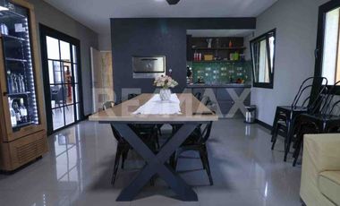 VENTA CASA 4 DORMITORIOS - B° PRIVADO COSTA NOGAL