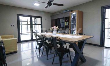 VENTA CASA 4 DORMITORIOS - B° PRIVADO COSTA NOGAL